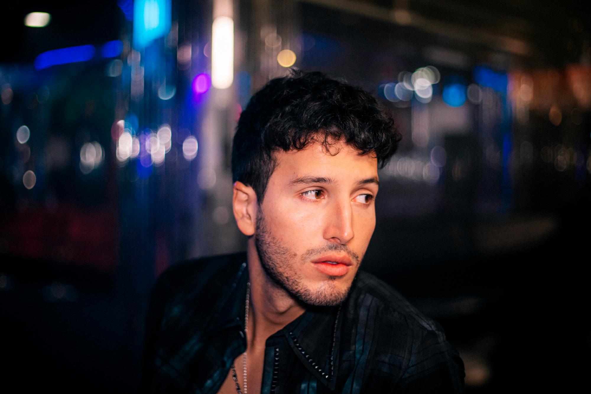 El colombiano Sebastián Yatra actuará en los X Premios Platino en Madrid