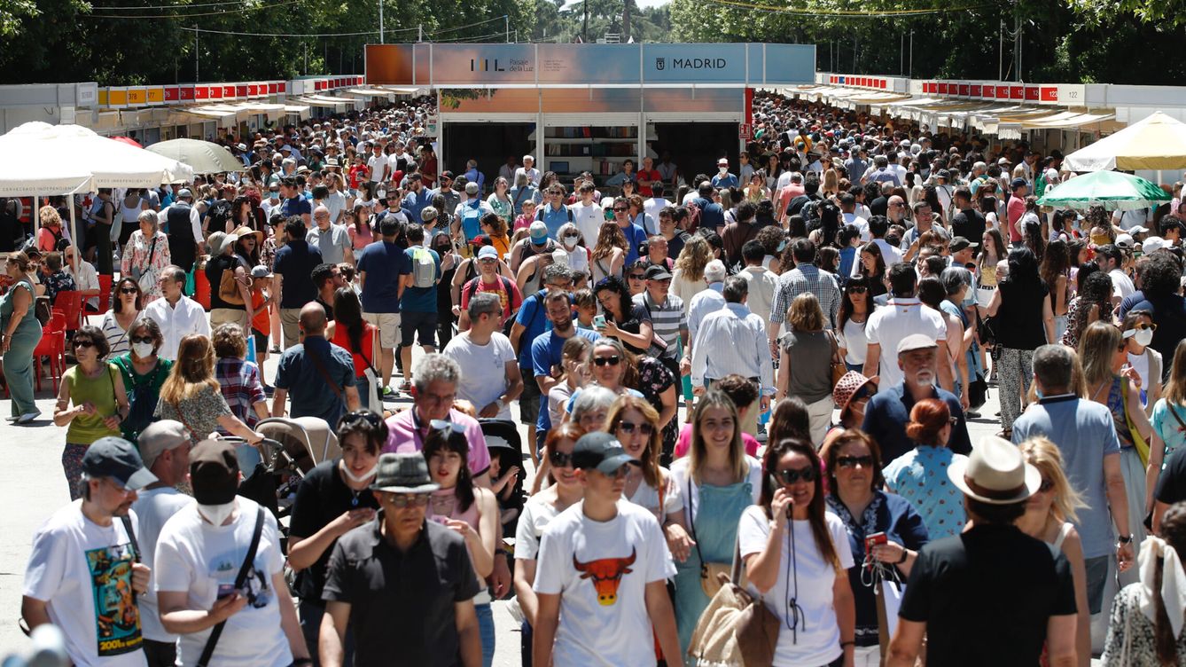 La Feria del Libro de Madrid confía en haber igualado las ventas de 2022 pese a la lluvia