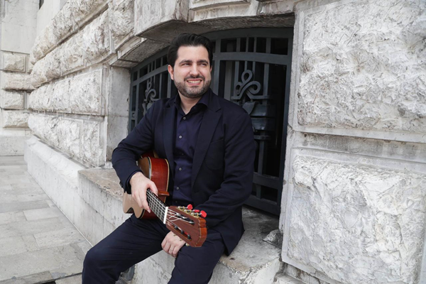 Rafael Aguirre: La guitarra que hará latir al Teatro Municipal de Lima