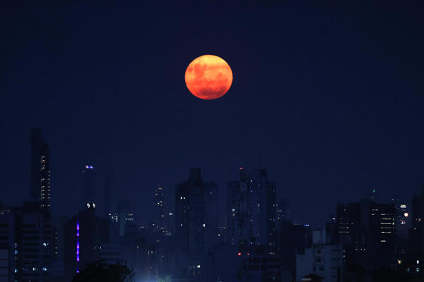 La luna llena, oculta y roja de marzo, un capítulo más de un magnífico año de eclipses
